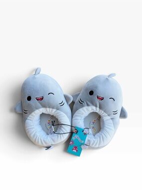 Squishmallows Shark Plush Slippers Adult Size 7-8 Gray NWT